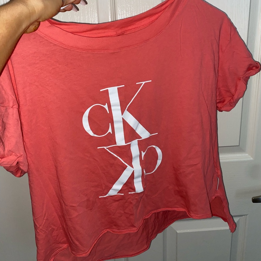 Cropped tee